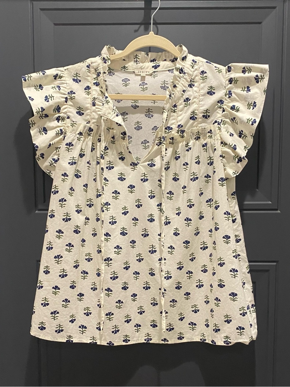 JODIFL Cream Blouse with Blue Floral Print and Ruffle Sleeves Size Medium